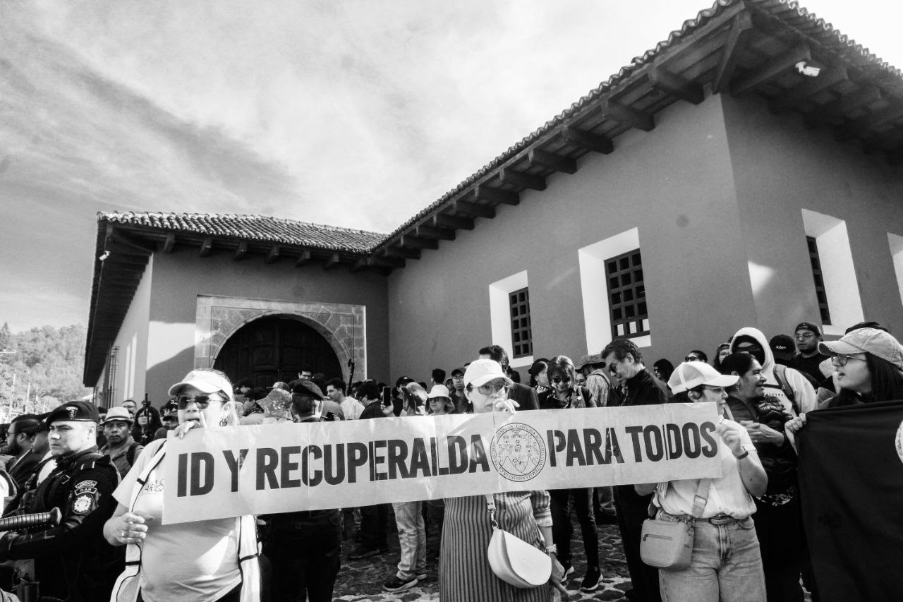 La imposición de un rector, un foto reportaje